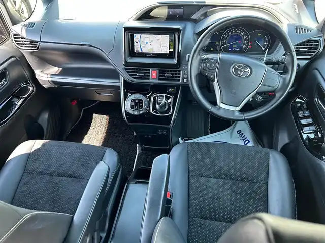 トヨタ ヴォクシー ハイブリッド ZS 煌Ⅲ 大阪府 2020(令2)年 3.7万km ブラック 社外ナビ/  フルセグTV/CD/Bluetooth/バックモニター/衝突軽減ブレーキ/横滑り防止装置/コーナーセンサー/前席シートヒーター/両側パワースライドドア/クルーズコントロール/レーンキープアシスト/ドライブレコーダー/オートマチックハイビーム/純正16インチアルミホイール/純正フロアマット/スマートキー/ＥＴＣ/ＬＥＤ