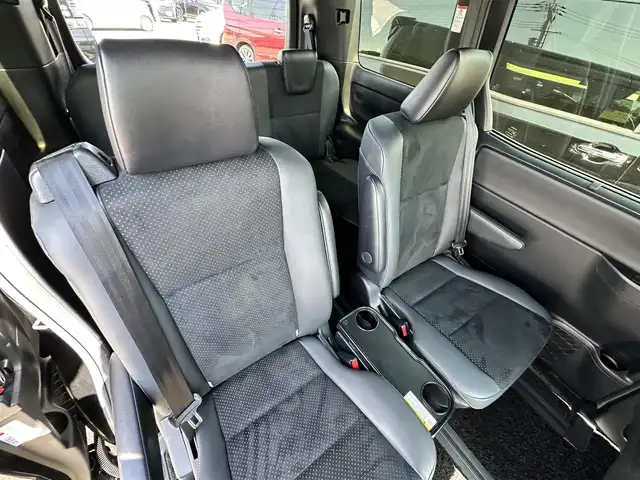 トヨタ ヴォクシー ハイブリッド ZS 煌Ⅲ 大阪府 2020(令2)年 3.7万km ブラック 社外ナビ/  フルセグTV/CD/Bluetooth/バックモニター/衝突軽減ブレーキ/横滑り防止装置/コーナーセンサー/前席シートヒーター/両側パワースライドドア/クルーズコントロール/レーンキープアシスト/ドライブレコーダー/オートマチックハイビーム/純正16インチアルミホイール/純正フロアマット/スマートキー/ＥＴＣ/ＬＥＤ