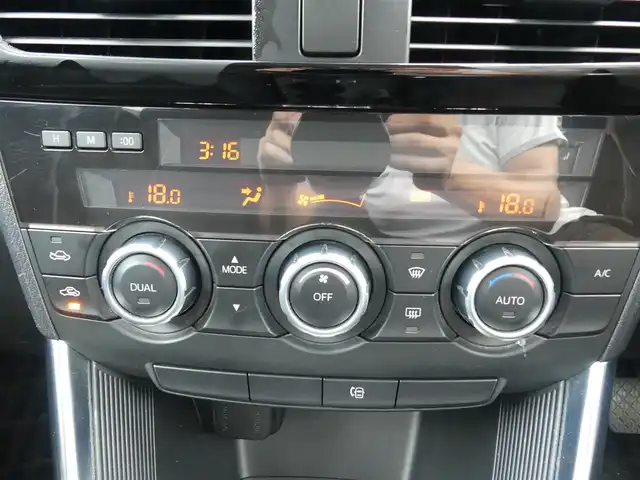 マツダ ＣＸ－５ XD 千葉県 2014(平26)年 5.9万km クリスタルホワイトパールマイカ 純正SDナビ/地デジTV/【DVD/CD再生機能　Bluetooth接続】/バックカメラ/クルーズコントロール/パドルシフト/ETC/HIDヘッドライト/フォグライト/純正19インチアルミホイル/サイド/カーテンエアバッグ/アドバンストキーレスエントリー