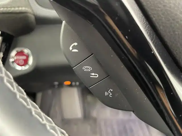 ホンダ ヴェゼル ハイブリッド RS ホンダセンシング 富山県 2016(平28)年 3.3万km モルフォブルーP 純正ナビ(AM/FM/CD/DVD/BT/USB)/ワンセグTV/バックカメラ/レーダークルーズコントロール/レーンキープアシスト/衝突軽減装置/アイドリングストップ/オートブレーキホールド/ETC/盗難防止装置/横滑り防止装置/LEDヘッドライト/革巻きステアリング/ハーフレザーシート/パドルシフト/オートライト/フォグランプ/純正AW/純正フロアマット/革巻きステアリング/スマートキー/スペアキー1本/プッシュスタート/取扱説明書