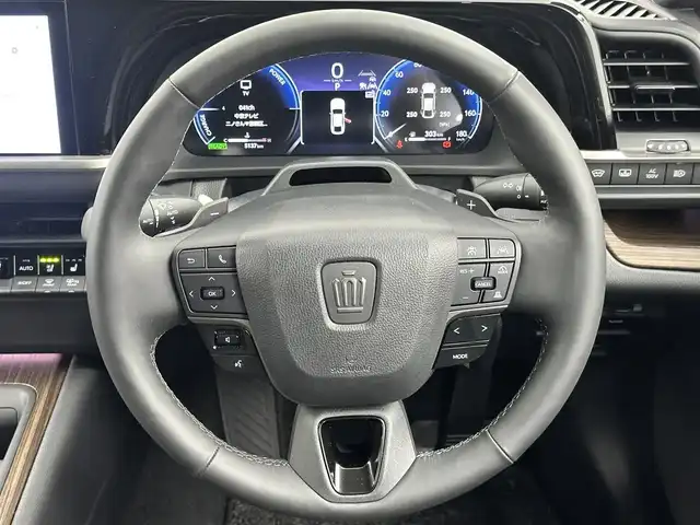 トヨタ クラウン Z 愛知県 2025(令7)年 0.6万km 黒 ディスプレイオーディオ　/全方位カメラ　/リラクゼーション　/全席シートヒーター　/黒革　/置くだけ充電/デジタルミラー　/Ｗエアコン/ＨＵＤ　/ＢＳＭ　/ＥＴＣ２．０　/タイプＣ　/パドルシフト　/クルコン　/電動リアゲート　/ステアヒーター