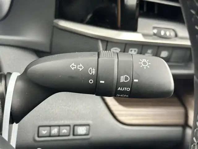 トヨタ クラウン Z 愛知県 2025(令7)年 0.6万km 黒 ディスプレイオーディオ　/全方位カメラ　/リラクゼーション　/全席シートヒーター　/黒革　/置くだけ充電/デジタルミラー　/Ｗエアコン/ＨＵＤ　/ＢＳＭ　/ＥＴＣ２．０　/タイプＣ　/パドルシフト　/クルコン　/電動リアゲート　/ステアヒーター