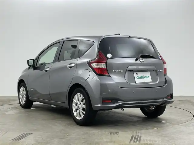 日産 ノート e－パワー X Vセレクション 岡山県 2020(令2)年 5万km ダークメタルグレー ナビ/Bluetooth	/アラウンドビューモニター	/オートハイビーム	/LEDヘッドライト（AUTO機能付き）	/ビルトインETC		/エマージェンシーブレーキ/車線逸脱防止システム	/横滑り防止装置/踏み間違い防止装置	/純正15インチアルミ	/コーナーセンサー（前後）	/社外フロアマット/ISOFIX/ステアリングスイッチ	/シートリフター/ウィンカーミラー	/プッシュスタート	/スマートキー×2