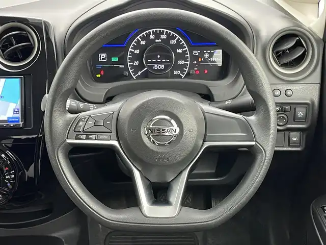 日産 ノート e－パワー X Vセレクション 岡山県 2020(令2)年 5万km ダークメタルグレー ナビ/Bluetooth	/アラウンドビューモニター	/オートハイビーム	/LEDヘッドライト（AUTO機能付き）	/ビルトインETC		/エマージェンシーブレーキ/車線逸脱防止システム	/横滑り防止装置/踏み間違い防止装置	/純正15インチアルミ	/コーナーセンサー（前後）	/社外フロアマット/ISOFIX/ステアリングスイッチ	/シートリフター/ウィンカーミラー	/プッシュスタート	/スマートキー×2