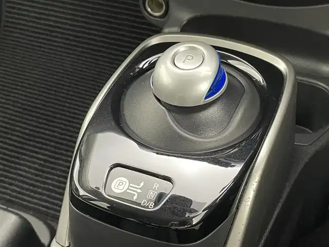 日産 ノート e－パワー X Vセレクション 岡山県 2020(令2)年 5万km ダークメタルグレー ナビ/Bluetooth	/アラウンドビューモニター	/オートハイビーム	/LEDヘッドライト（AUTO機能付き）	/ビルトインETC		/エマージェンシーブレーキ/車線逸脱防止システム	/横滑り防止装置/踏み間違い防止装置	/純正15インチアルミ	/コーナーセンサー（前後）	/社外フロアマット/ISOFIX/ステアリングスイッチ	/シートリフター/ウィンカーミラー	/プッシュスタート	/スマートキー×2