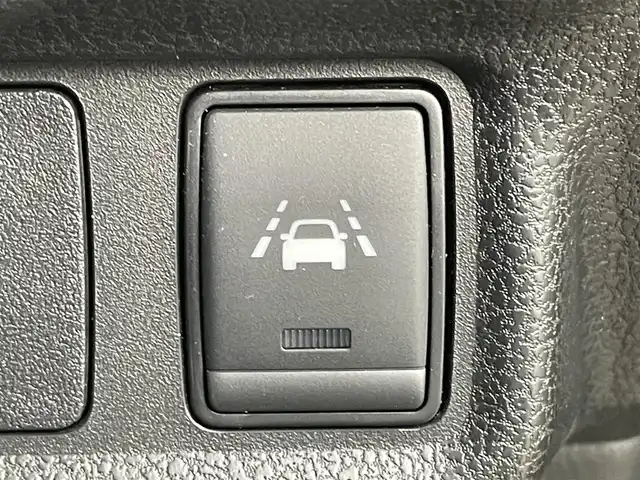 日産 ノート e－パワー X Vセレクション 岡山県 2020(令2)年 5万km ダークメタルグレー ナビ/Bluetooth	/アラウンドビューモニター	/オートハイビーム	/LEDヘッドライト（AUTO機能付き）	/ビルトインETC		/エマージェンシーブレーキ/車線逸脱防止システム	/横滑り防止装置/踏み間違い防止装置	/純正15インチアルミ	/コーナーセンサー（前後）	/社外フロアマット/ISOFIX/ステアリングスイッチ	/シートリフター/ウィンカーミラー	/プッシュスタート	/スマートキー×2