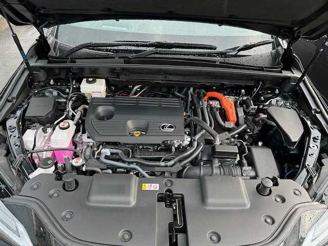 レクサス ＮＸ 350h Fスポーツ 茨城県 2025(令7)年 0.4万km グラファイトブラックガラスフレーク 純正ＳＤナビ　/-BT/フルセグTV/FM/AM/４ＷＤ　/パワーシート/-運転席/助手席/シートヒーター/-運転席/助手席/後部座席/エアシート　/-運転席/助手席/電動リアゲート　/クルーズコントロール追尾あり　/ドライブレコーダー前後　/ＥＴＣ　/車外カメラ/-バック/フロント/サイド/全方位 /LEDライト /コーナーセンサー前後 /プッシュスタート/スペアキー1本/純正20インチアルミホイール/パワーステアリング/パワーウィンドウ/アイドリングストップ/社外フロアマット