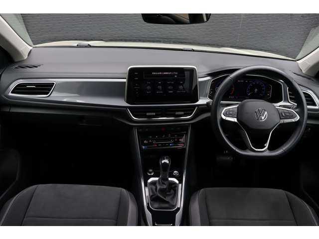 フォルクスワーゲン ＶＷ Ｔ－ロック TDI スタイル 大分県 2024(令6)年 0.7万km ベージュ Volkswagen All in safety/プリクラッシュブレーキシステム/アダプティブクルーズコントロール/レーンキープアシストシステム/純正ナビ（Discover Pro）/CarPlay/Bluetooth/USB/ワイヤレス充電/バックカメラ/パーキングセンサー/LEDマトリックスヘッドライト/パワーバックドア/純正17インチAW/ETC
