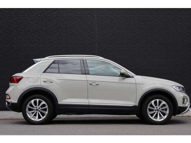 フォルクスワーゲン ＶＷ Ｔ－ロック TDI スタイル 大分県 2024(令6)年 0.7万km ベージュ Volkswagen All in safety/プリクラッシュブレーキシステム/アダプティブクルーズコントロール/レーンキープアシストシステム/純正ナビ（Discover Pro）/CarPlay/Bluetooth/USB/ワイヤレス充電/バックカメラ/パーキングセンサー/LEDマトリックスヘッドライト/パワーバックドア/純正17インチAW/ETC