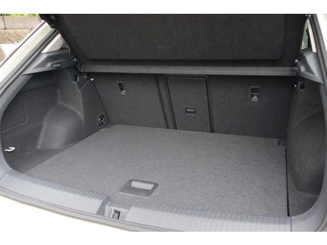 フォルクスワーゲン ＶＷ Ｔ－ロック TDI スタイル 大分県 2024(令6)年 0.7万km ベージュ Volkswagen All in safety/プリクラッシュブレーキシステム/アダプティブクルーズコントロール/レーンキープアシストシステム/純正ナビ（Discover Pro）/CarPlay/Bluetooth/USB/ワイヤレス充電/バックカメラ/パーキングセンサー/LEDマトリックスヘッドライト/パワーバックドア/純正17インチAW/ETC