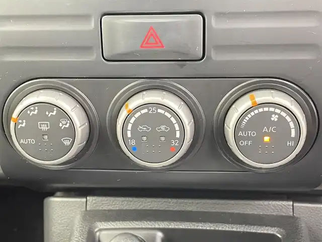 日産 エクストレイル 20Xtt 千葉県 2013(平25)年 2.3万km ダイヤモンドブラック 純正7インチメモリーナビ(SD欠品)/バックカメラ/防水シート/カプロンシート/キセノンヘッドライト/フォグランプ/スマートキー/純正18インチAW