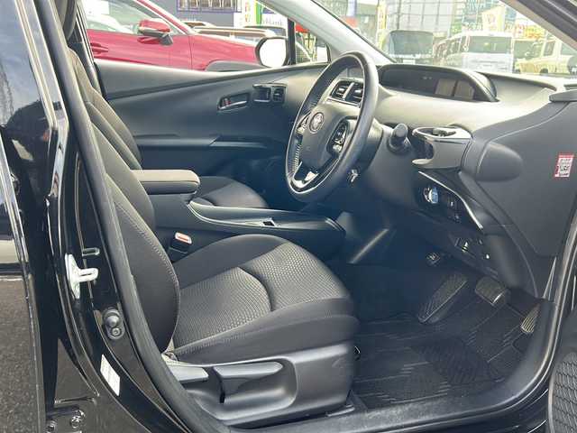 トヨタ プリウス SセーフティプラスⅡ 石川県 2020(令2)年 4.1万km アティチュードブラックマイカ ワンオーナー/アルパインナビ/フルセグテレビ/バックカメラ/ウィンカーミラー/レーダークルーズコントロール/クリアランスソナー/ドアバイザー/プッシュスタート/スマートキー/ビルトインETC/前後ドライブレコーダー/フロント、サイドエアロ/社外15インチアルミ/スタッドレスアルミSET/LEDヘッドライト