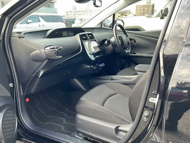 トヨタ プリウス SセーフティプラスⅡ 石川県 2020(令2)年 4.1万km アティチュードブラックマイカ ワンオーナー/アルパインナビ/フルセグテレビ/バックカメラ/ウィンカーミラー/レーダークルーズコントロール/クリアランスソナー/ドアバイザー/プッシュスタート/スマートキー/ビルトインETC/前後ドライブレコーダー/フロント、サイドエアロ/社外15インチアルミ/スタッドレスアルミSET/LEDヘッドライト