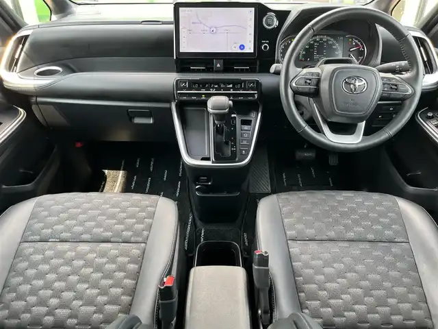 トヨタ ヴォクシー S－Z 奈良県 2023(令5)年 1.6万km ホワイトパールクリスタルシャイン 純正１０．５インチナビ　/フルセグＴＶ　/BT/CD/DVD/HDMI/１４インチフリップダウンモニター　/ＥＴＣ２．０　/バックカメラ　/前後ドライブレコーダー　/両側パワースライドドア　/３眼ＬＥＤヘッドライト　/シートヒーター　/スマートキー/追従型クルーズコントロール/前後コーナーセンサー/BSM/AUTOHOLD/純正17インチアルミホイール/フロアマット
