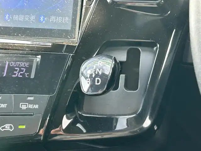 トヨタ プリウス α S ツーリングセレ GRスポーツ 福岡県 2019(平31)年 5.4万km ホワイトパールクリスタルシャイン アルパイン9インチナビ/（AM/FM/CD/DVD/Bluetooth/SD/フルセグ）/バックカメラ/ビルドインETC/LEDヘッドライト/ステアリングスイッチ/GRステアリング/GRシート/GRフロアマット/電動格納ミラー/プッシュスタート/スマートキー/スペアキー/ISOFIX/取扱説明書