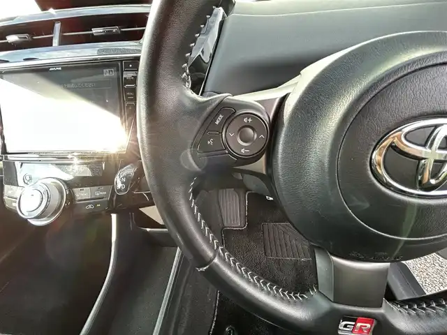 トヨタ プリウス α S ツーリングセレ GRスポーツ 福岡県 2019(平31)年 5.4万km ホワイトパールクリスタルシャイン アルパイン9インチナビ/（AM/FM/CD/DVD/Bluetooth/SD/フルセグ）/バックカメラ/ビルドインETC/LEDヘッドライト/ステアリングスイッチ/GRステアリング/GRシート/GRフロアマット/電動格納ミラー/プッシュスタート/スマートキー/スペアキー/ISOFIX/取扱説明書