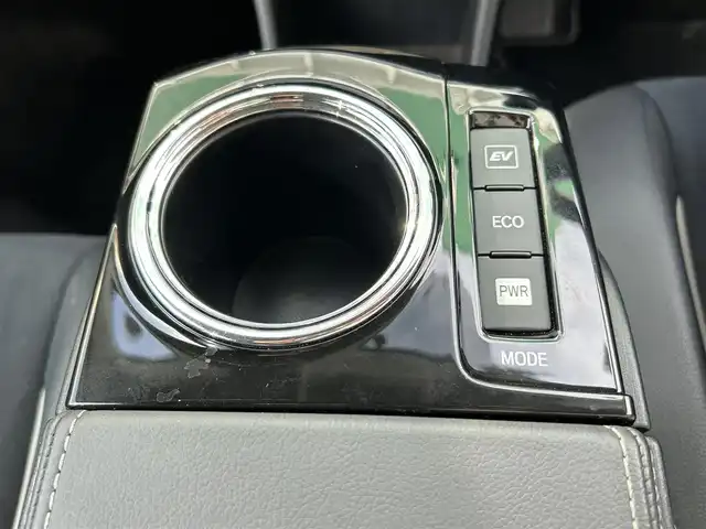トヨタ プリウス α S ツーリングセレ GRスポーツ 福岡県 2019(平31)年 5.4万km ホワイトパールクリスタルシャイン アルパイン9インチナビ/（AM/FM/CD/DVD/Bluetooth/SD/フルセグ）/バックカメラ/ビルドインETC/LEDヘッドライト/ステアリングスイッチ/GRステアリング/GRシート/GRフロアマット/電動格納ミラー/プッシュスタート/スマートキー/スペアキー/ISOFIX/取扱説明書