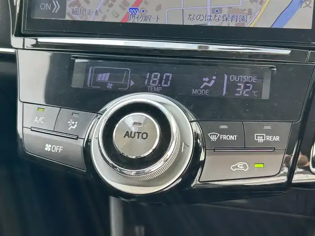 トヨタ プリウス α S ツーリングセレ GRスポーツ 福岡県 2019(平31)年 5.4万km ホワイトパールクリスタルシャイン アルパイン9インチナビ/（AM/FM/CD/DVD/Bluetooth/SD/フルセグ）/バックカメラ/ビルドインETC/LEDヘッドライト/ステアリングスイッチ/GRステアリング/GRシート/GRフロアマット/電動格納ミラー/プッシュスタート/スマートキー/スペアキー/ISOFIX/取扱説明書