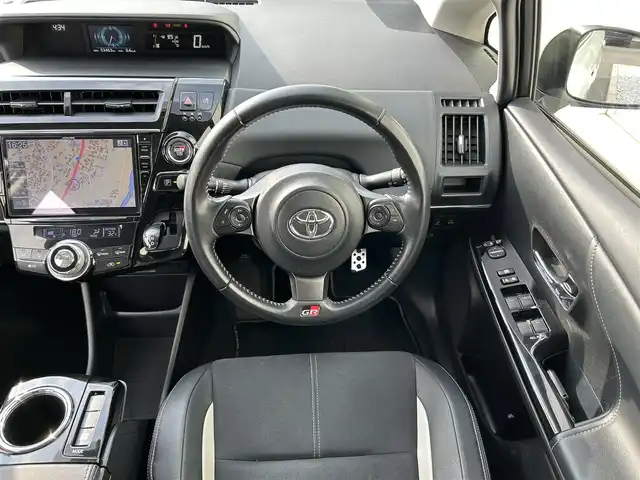 トヨタ プリウス α S ツーリングセレ GRスポーツ 福岡県 2019(平31)年 5.4万km ホワイトパールクリスタルシャイン アルパイン9インチナビ/（AM/FM/CD/DVD/Bluetooth/SD/フルセグ）/バックカメラ/ビルドインETC/LEDヘッドライト/ステアリングスイッチ/GRステアリング/GRシート/GRフロアマット/電動格納ミラー/プッシュスタート/スマートキー/スペアキー/ISOFIX/取扱説明書