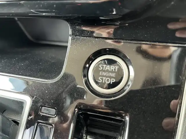 日産 セレナ ハイウェイスター V 愛知県 2020(令2)年 5.8万km ブリリアントホワイトパール ストラーダ7インチナビ/バックカメラ/ドライブレコーダー/ビルトインETC/革巻きステアリング/両側パワースライドドア/ハンズフリーオートスライド/エマージェンシーブレーキ/プロパイロット/車線逸脱警報機能/車線逸脱防止機能/ふらつき警報/ブラインドスポットモニター/ハイビームアシスト/純正LEDヘッドライト/フォグランプ/純正16インチアルミホイール/取扱説明書/保証書