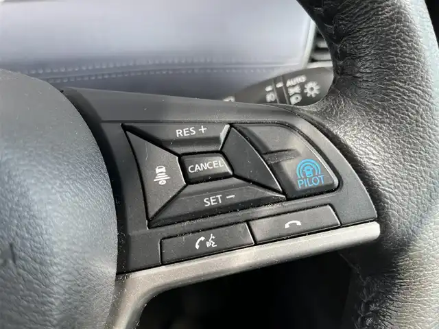 日産 セレナ ハイウェイスター V 愛知県 2020(令2)年 5.8万km ブリリアントホワイトパール ストラーダ7インチナビ/バックカメラ/ドライブレコーダー/ビルトインETC/革巻きステアリング/両側パワースライドドア/ハンズフリーオートスライド/エマージェンシーブレーキ/プロパイロット/車線逸脱警報機能/車線逸脱防止機能/ふらつき警報/ブラインドスポットモニター/ハイビームアシスト/純正LEDヘッドライト/フォグランプ/純正16インチアルミホイール/取扱説明書/保証書