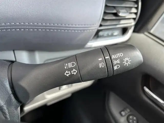 日産 セレナ ハイウェイスター V 愛知県 2020(令2)年 5.8万km ブリリアントホワイトパール ストラーダ7インチナビ/バックカメラ/ドライブレコーダー/ビルトインETC/革巻きステアリング/両側パワースライドドア/ハンズフリーオートスライド/エマージェンシーブレーキ/プロパイロット/車線逸脱警報機能/車線逸脱防止機能/ふらつき警報/ブラインドスポットモニター/ハイビームアシスト/純正LEDヘッドライト/フォグランプ/純正16インチアルミホイール/取扱説明書/保証書