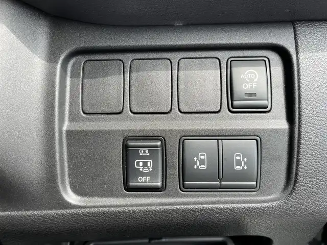 日産 セレナ ハイウェイスター V 愛知県 2020(令2)年 5.8万km ブリリアントホワイトパール ストラーダ7インチナビ/バックカメラ/ドライブレコーダー/ビルトインETC/革巻きステアリング/両側パワースライドドア/ハンズフリーオートスライド/エマージェンシーブレーキ/プロパイロット/車線逸脱警報機能/車線逸脱防止機能/ふらつき警報/ブラインドスポットモニター/ハイビームアシスト/純正LEDヘッドライト/フォグランプ/純正16インチアルミホイール/取扱説明書/保証書