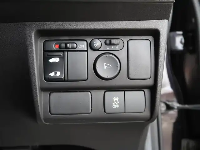 ホンダ フリード スパイク ハイブリット ジャストセレクション 石川県 2013(平25)年 10.8万km プレミアムブラキッシュパール スマートキー/スペアキー/オートライト/HIDライト/クルーズコントロール/社外ナビゲーション/フルセグテレビ/Bluetooth/USB/HDMIケーブル/左片側パワースライドドア/アイドリングストップ/ETC/電動格納ミラー/純正フロアマット