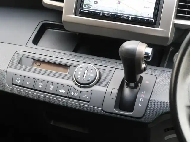 ホンダ フリード スパイク ハイブリット ジャストセレクション 石川県 2013(平25)年 10.8万km プレミアムブラキッシュパール スマートキー/スペアキー/オートライト/HIDライト/クルーズコントロール/社外ナビゲーション/フルセグテレビ/Bluetooth/USB/HDMIケーブル/左片側パワースライドドア/アイドリングストップ/ETC/電動格納ミラー/純正フロアマット