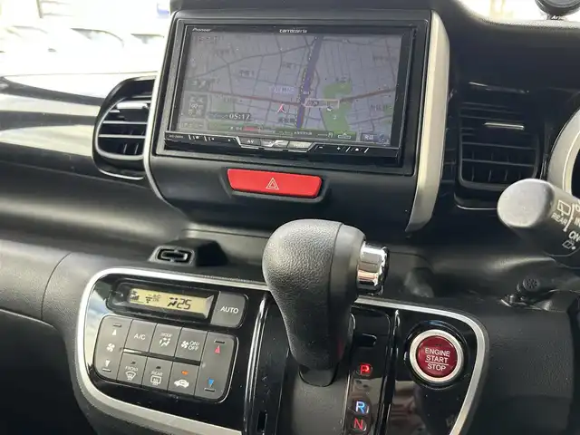 ホンダ Ｎ ＢＯＸ カスタム G Lパッケージ 大阪府 2015(平27)年 9.5万km スマートブラック 社外メモリナビ（AVIC-ZH0999）/BT/CD/DVD/フルセグTV/iPod/両側パワースライドドア/バックカメラ/アイドリングストップ/オートライト/横滑り防止装置/プッシュスタート/後席ロールサンシェード/シートバックテーブル/純正フロアマット/フロントフォグランプ/車高調（TEIN）/ETC