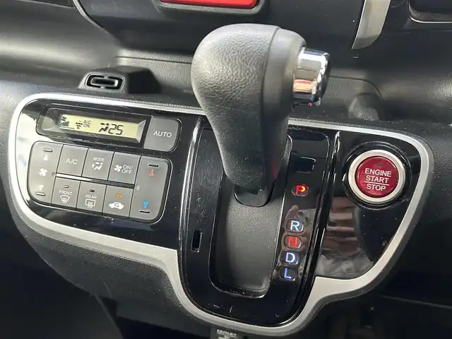 ホンダ Ｎ ＢＯＸ カスタム G Lパッケージ 大阪府 2015(平27)年 9.5万km スマートブラック 社外メモリナビ（AVIC-ZH0999）/BT/CD/DVD/フルセグTV/iPod/両側パワースライドドア/バックカメラ/アイドリングストップ/オートライト/横滑り防止装置/プッシュスタート/後席ロールサンシェード/シートバックテーブル/純正フロアマット/フロントフォグランプ/車高調（TEIN）/ETC