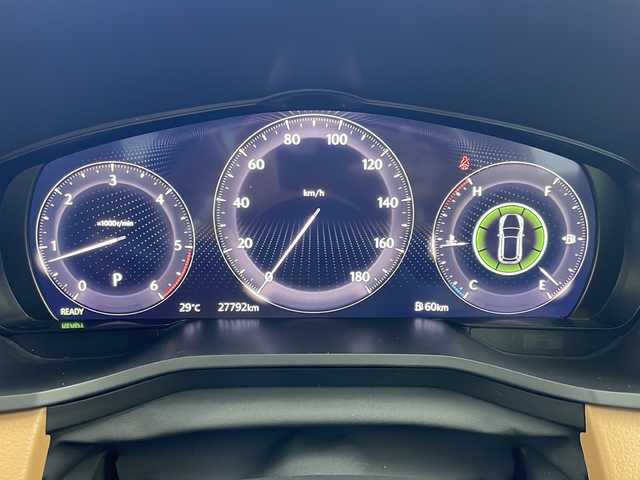 マツダ ＣＸ－６０ XD HV プレミアムスポーツ 岐阜県 2023(令5)年 2.8万km ロジウムホワイトプレミアムメタリック 純正12.3インチSDナビゲーション/FM AM /Bluetooth /USB/AppleCarPlay /AndroidAuto/フルセグテレビ/HDMI/BOSEサウンドシステム/サンルーフ/茶革内装/革巻きステアリング/ステアリングリモコン/ステアリングヒーター/レザーシート/パワーシート(D/N席)/シートヒーター(全席)/シートベンチレーション(D/N席)/電動チルト&テレスコピックステアリング/パワーバックドア/LEDヘッドライト/オートライト/オートハイビーム/レーダークルーズコントロール/レーンキープアシスト/標識連動車速設定/交通標識認識システム/前側方接近車両検知機能/後側方接近車両検知機能/車線逸脱警報システム/ブラインドスポットモニター/降車時警告機能/スマートブレーキサポート（前進・後退時）/左右接近物検知機能/右直事故回避アシスト/AT誤発進抑制制御機能（前進・後退時）/緊急時車線維持支援/側方危険回避アシスト/脇見・眠気警報/急病時の自動緊急停止機能/居眠り時の自動緊急停止機能/パーキングセンサー