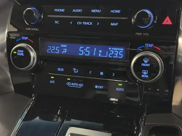トヨタ アルファード S Cパッケージ 三重県 2022(令4)年 1.3万km ホワイトパールクリスタルシャイン ガソリン/FF/MTモード付インパネCVT/純正 9インチナビ/（AM/FM/HDMI/USB/iPod/USB/Bluetooth/TV/Miracast/AppleCarPlay/AndroidAuto）/12.1インチ 後席モニター V12T-R68C/バックカメラ/両側パワースライドドア/ビルトイン ETC/Toyota Safety Sense/・プリクラッシュセーフティ/・レーントレーシングアシスト/・レーダークルコン/・アダプティブハイビームシステム/・ロードサインアシスト/・パーキングサポートブレーキ（静止物＋後方接近車両）/・【OP】ブラインドスポットモニター＆リヤクロストラフィックオートブレーキ/・先行車発進告知機能/など/装備/・【OP】ツインムーンルーフ/・【OP】デジタルインナーミラー/・合皮シート/・パワーシート（D/N）/・エグゼクティブパワーシート（電動リクライニング＆オットマン（N/2nd））/・パワーバックドア/・シートヒーター、ベンチレーション（D/N）/・ステアリングヒーター/・AC100Vコンセント/・オートライト/・3眼フルLEDヘッドランプ＋フロントフォグランプ/・ステアリングスイッチ/・左右後席独立オートエアコン/など