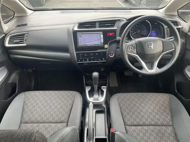 ホンダ フィット 13G Fパッケージ 愛知県 2015(平27)年 9.2万km プレミアムホワイトパール 純正インターナビ〈VXM-155VSI〉/・DVD/USB/SD/・Bluetooth/ワンセグTV/AUX/バックカメラ/ETC/スマートキー＆プッシュスタート