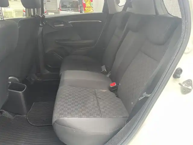 ホンダ フィット 13G Fパッケージ 愛知県 2015(平27)年 9.2万km プレミアムホワイトパール 純正インターナビ〈VXM-155VSI〉/・DVD/USB/SD/・Bluetooth/ワンセグTV/AUX/バックカメラ/ETC/スマートキー＆プッシュスタート