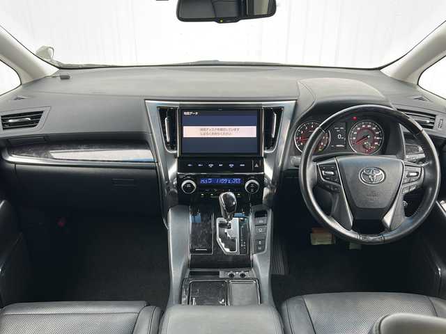 トヨタ ヴェルファイア Z Gエディション 三重県 2019(平31)年 4.9万km ブラック 純正10型ナビ /純正12.1後席モニター /サンルーフ /バックカメラ /ビルトインETC2.0 /AC100V充電 /両側パワースライドドア/ハンドルヒーター /シートエアコン/1.2列目パワーシート /メモリシート/前方ドライブレコーダー/スペアキー /レーダークルーズコントロール /レーンキープアシスト/衝突軽減ブレーキ/ウッドコンビステアリング/ステアリングスイッチ/オットマン/ウォークスルー/電子パーキング/LEDヘッドライト/オートハイビーム/オートライト/電動格納ミラー/禁煙車