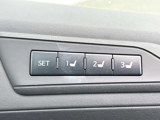 トヨタ ヴェルファイア Z Gエディション 三重県 2019(平31)年 4.9万km ブラック 純正10型ナビ /純正12.1後席モニター /サンルーフ /バックカメラ /ビルトインETC2.0 /AC100V充電 /両側パワースライドドア/ハンドルヒーター /シートエアコン/1.2列目パワーシート /メモリシート/前方ドライブレコーダー/スペアキー /レーダークルーズコントロール /レーンキープアシスト/衝突軽減ブレーキ/ウッドコンビステアリング/ステアリングスイッチ/オットマン/ウォークスルー/電子パーキング/LEDヘッドライト/オートハイビーム/オートライト/電動格納ミラー/禁煙車