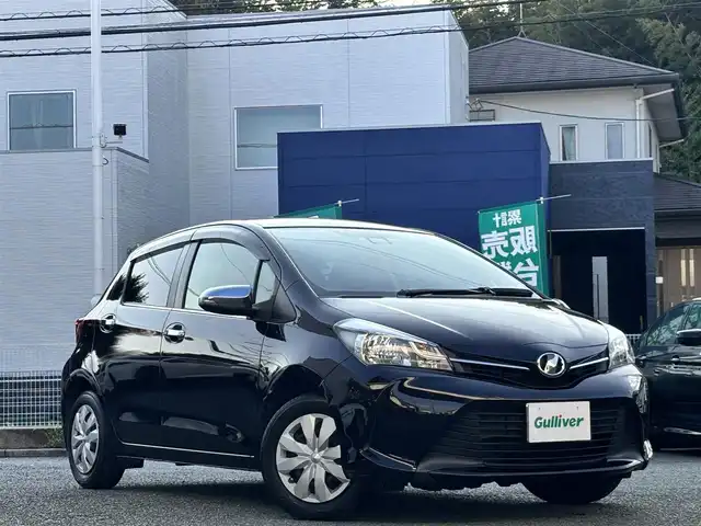 トヨタ ヴィッツ ジュエラ 熊本県 2015(平27)年 4.7万km ボルドーマイカメタリック 純正ナビ（NSCP-W64）/【ワンセグTV/CD/DVD/Bluetooth】/バックカメラ/衝突軽減装置/ETC/電動格納ミラー/純正フロアマット/純正ドアバイザー/横滑り防止/盗難防止装置/保証書/取扱説明書