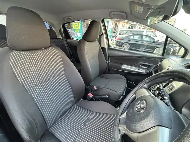 トヨタ ヴィッツ ジュエラ 熊本県 2015(平27)年 4.7万km ボルドーマイカメタリック 純正ナビ（NSCP-W64）/【ワンセグTV/CD/DVD/Bluetooth】/バックカメラ/衝突軽減装置/ETC/電動格納ミラー/純正フロアマット/純正ドアバイザー/横滑り防止/盗難防止装置/保証書/取扱説明書