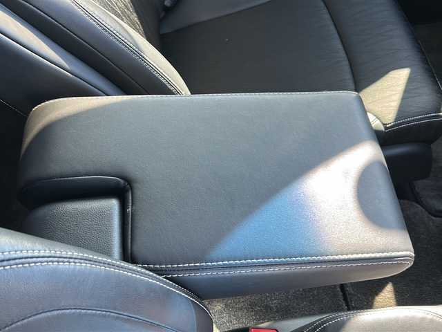 ホンダ オデッセイ ハイブリッド アブソルート ホンダセンシング 茨城県 2017(平29)年 9.2万km プレミアムヴィーナスブラックP 純正ナビ（VXM-175VFEi）/【フルセグTV/CD/DVD/Bluetooth】/バックカメラ/純正フリップダウンモニター/両側パワースライドドア/ホンダセンシング/衝突軽減ブレーキ/レーダークルーズコントロール/レーンキープアシスト/先行車発進お知らせ機能/横滑り防止装置/ECON/黒ハーフレザーシート/運転席パワーシート/純正17インチAW/オートライト/LEDヘッドライト/フォグランプ/革巻きステアリング/ステアリングスイッチ