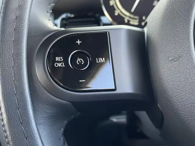 ＭＩＮＩ ＢＭＷ ミニ クーパー ブリックレーンED 東京都 2022(令4)年 0.5万km ホワイト・シルバー コンフォートアクセス/アダプティブクルーズコントロール/純正ドライブレコーダー/純正ナビ/バックカメラ/ミニドライビングモード/ドライビングアシスタントパッケージ/ETC2.0/衝突被害軽減ブレーキ/レーンキープアシスト