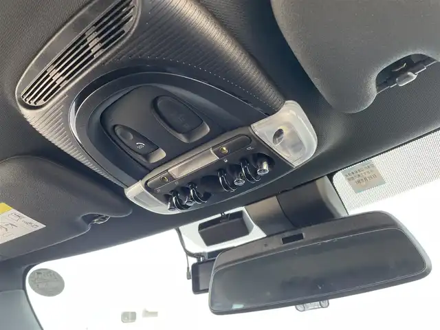 ＭＩＮＩ ＢＭＷ ミニ クーパー ブリックレーンED 東京都 2022(令4)年 0.5万km ホワイト・シルバー コンフォートアクセス/アダプティブクルーズコントロール/純正ドライブレコーダー/純正ナビ/バックカメラ/ミニドライビングモード/ドライビングアシスタントパッケージ/ETC2.0/衝突被害軽減ブレーキ/レーンキープアシスト