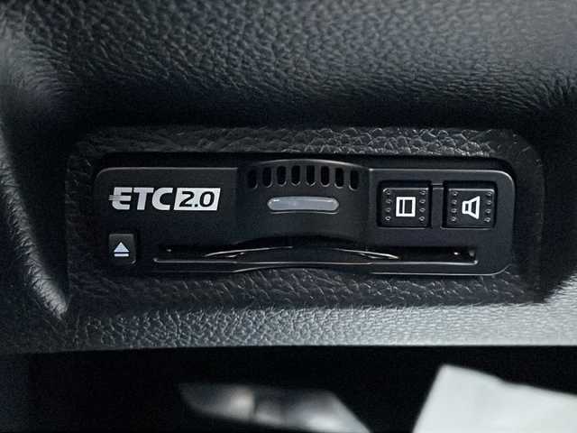 ホンダ ヴェゼル ハイブリッド e:HEV Z 山口県 2025(令7)年 0.1千km クリスタルブラックパール 登録済未使用車/純正メーカーナビ/・Bluetooth接続/・フルセグTV/・apple car play/・android auto/・AM/FM/・USB入力端子/・C端子入力/・バックカメラ/ビルトインETC2.0/Honda SENSING/・衝突軽減ブレーキ/・踏み間違い衝突軽減システム/・急アクセル抑制機能/・路外逸脱抑制機能/・歩行者事故低減ステアリング/・渋滞追従機能付アダプティブクルーズコントロール/・車線維持支援システム/・トラフィックジャムアシスト/・先行車発進お知らせ機能/・標識認識機能/・フロントワイドビューカメラ/・アダプティブドライビングビーム/パドルシフト/パワーバックドア/ワイヤレス充電/ダウンヒルアシストコントロール/スマートキー/プッシュスタート/スペアキー1本/電子パーキング/ハーフレザーシート/シートヒーター/ハンドルヒーター/ウィンカーミラー/純正LED/純正18インチアルミホイール/保証書/取り扱い説明書