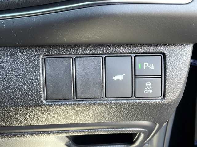 ホンダ ヴェゼル ハイブリッド e:HEV Z 山口県 2025(令7)年 0.1千km クリスタルブラックパール 登録済未使用車/純正メーカーナビ/・Bluetooth接続/・フルセグTV/・apple car play/・android auto/・AM/FM/・USB入力端子/・C端子入力/・バックカメラ/ビルトインETC2.0/Honda SENSING/・衝突軽減ブレーキ/・踏み間違い衝突軽減システム/・急アクセル抑制機能/・路外逸脱抑制機能/・歩行者事故低減ステアリング/・渋滞追従機能付アダプティブクルーズコントロール/・車線維持支援システム/・トラフィックジャムアシスト/・先行車発進お知らせ機能/・標識認識機能/・フロントワイドビューカメラ/・アダプティブドライビングビーム/パドルシフト/パワーバックドア/ワイヤレス充電/ダウンヒルアシストコントロール/スマートキー/プッシュスタート/スペアキー1本/電子パーキング/ハーフレザーシート/シートヒーター/ハンドルヒーター/ウィンカーミラー/純正LED/純正18インチアルミホイール/保証書/取り扱い説明書