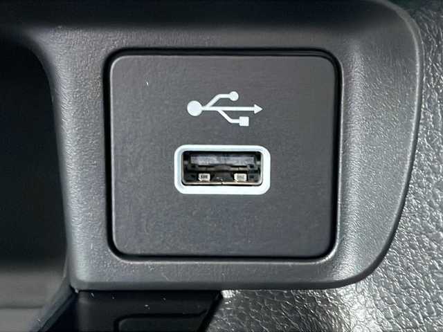 ホンダ ヴェゼル ハイブリッド e:HEV Z 山口県 2025(令7)年 0.1千km クリスタルブラックパール 登録済未使用車/純正メーカーナビ/・Bluetooth接続/・フルセグTV/・apple car play/・android auto/・AM/FM/・USB入力端子/・C端子入力/・バックカメラ/ビルトインETC2.0/Honda SENSING/・衝突軽減ブレーキ/・踏み間違い衝突軽減システム/・急アクセル抑制機能/・路外逸脱抑制機能/・歩行者事故低減ステアリング/・渋滞追従機能付アダプティブクルーズコントロール/・車線維持支援システム/・トラフィックジャムアシスト/・先行車発進お知らせ機能/・標識認識機能/・フロントワイドビューカメラ/・アダプティブドライビングビーム/パドルシフト/パワーバックドア/ワイヤレス充電/ダウンヒルアシストコントロール/スマートキー/プッシュスタート/スペアキー1本/電子パーキング/ハーフレザーシート/シートヒーター/ハンドルヒーター/ウィンカーミラー/純正LED/純正18インチアルミホイール/保証書/取り扱い説明書