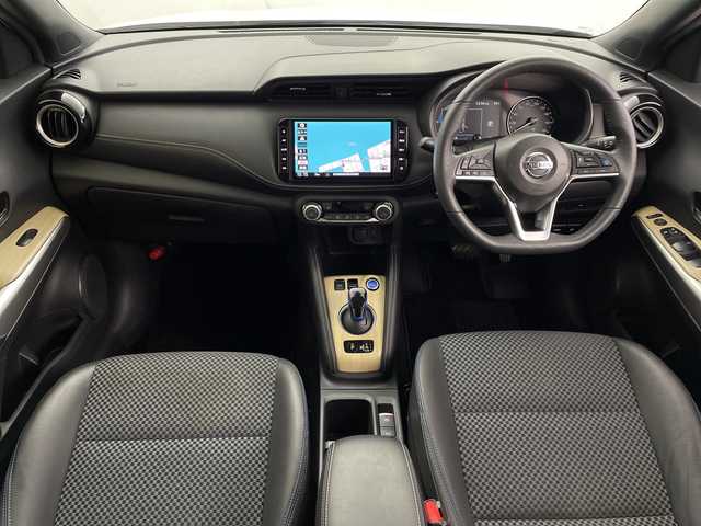 日産 キックス X 鹿児島県 2020(令2)年 3.3万km ブリリアントホワイトパール/ピュアブラック 2トーン 純正9インチナビ/（AM/FM/CD/DVD/Bluetooth/フルセグ）/アラウンドビューモニター/ビルトインETC/ドライブレコーダー/インテリジェントルームミラー/エマージェンシーブレーキ/プロパイロット/ハーフレザーシート/シートヒーター/ステアリングリモコン/LEDヘッドライト/オートライト/純正17インチＡＷ/プッシュスタート/スマートキ―