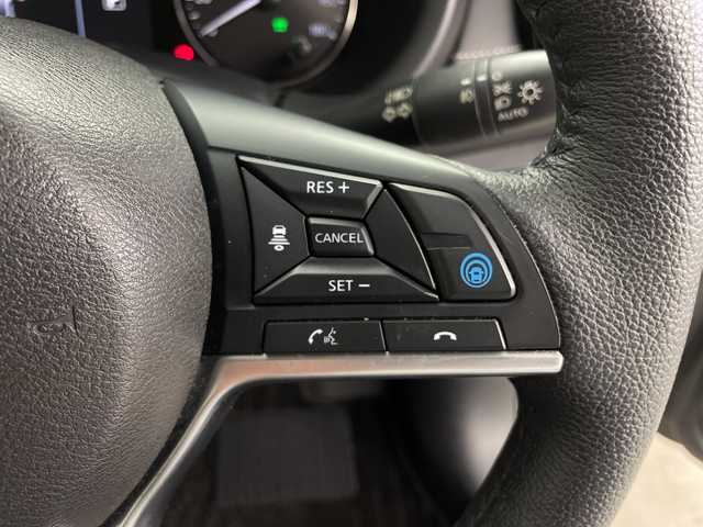 日産 キックス X 鹿児島県 2020(令2)年 3.3万km ブリリアントホワイトパール/ピュアブラック 2トーン 純正9インチナビ/（AM/FM/CD/DVD/Bluetooth/フルセグ）/アラウンドビューモニター/ビルトインETC/ドライブレコーダー/インテリジェントルームミラー/エマージェンシーブレーキ/プロパイロット/ハーフレザーシート/シートヒーター/ステアリングリモコン/LEDヘッドライト/オートライト/純正17インチＡＷ/プッシュスタート/スマートキ―