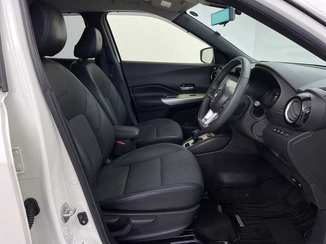 日産 キックス X 鹿児島県 2020(令2)年 3.3万km ブリリアントホワイトパール/ピュアブラック 2トーン 純正9インチナビ/（AM/FM/CD/DVD/Bluetooth/フルセグ）/アラウンドビューモニター/ビルトインETC/ドライブレコーダー/インテリジェントルームミラー/エマージェンシーブレーキ/プロパイロット/ハーフレザーシート/シートヒーター/ステアリングリモコン/LEDヘッドライト/オートライト/純正17インチＡＷ/プッシュスタート/スマートキ―