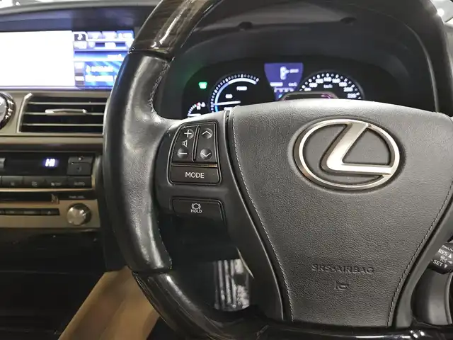 レクサス ＬＳ 600h バージョンC Iパック 宮崎県 2012(平24)年 6.3万km ブラック 4WD/衝突回避支援型プリクラシステム/純正ナビ/フルセグTV/バックカメラ/ビルトインETC/レーダークルーズコントロール/クリアランスソナー/前後プリクラッシュセーフティシステム/レーンキーピングアシスト/ブラインドスポットモニター/ステアリング連動LEDヘッドランプ/LEDフロントフォグランプ/本木製/革巻きコンビステアリング/ステアリングヒーター/ブラウンセミアニリン革シート/前席パワーシート/前席コンフォータブルエアシート/助手席オットマン/純正19インチFスポーツAW/スマートエントリー/スタートシステム/禁煙車