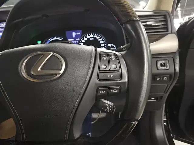 レクサス ＬＳ 600h バージョンC Iパック 宮崎県 2012(平24)年 6.3万km ブラック 4WD/衝突回避支援型プリクラシステム/純正ナビ/フルセグTV/バックカメラ/ビルトインETC/レーダークルーズコントロール/クリアランスソナー/前後プリクラッシュセーフティシステム/レーンキーピングアシスト/ブラインドスポットモニター/ステアリング連動LEDヘッドランプ/LEDフロントフォグランプ/本木製/革巻きコンビステアリング/ステアリングヒーター/ブラウンセミアニリン革シート/前席パワーシート/前席コンフォータブルエアシート/助手席オットマン/純正19インチFスポーツAW/スマートエントリー/スタートシステム/禁煙車